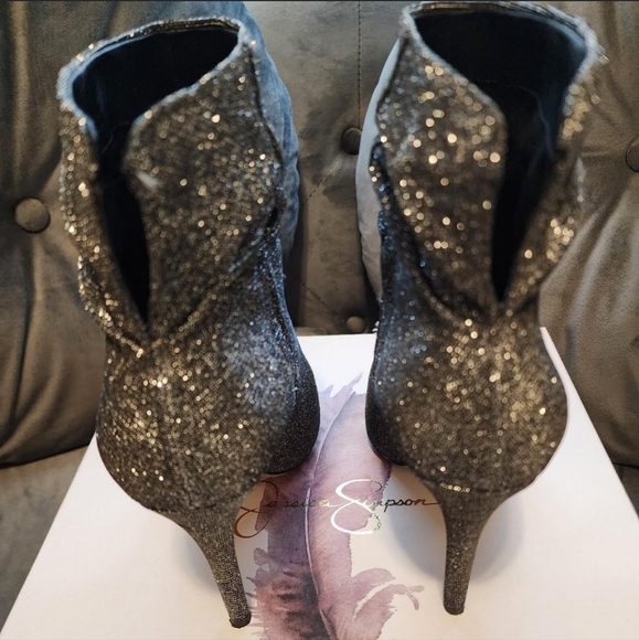Jessica Simpson boots - Picture 5 of 8